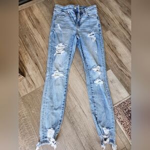 American Eagle Outfitters Light Blue Distressed Skinny Jeans Size 2